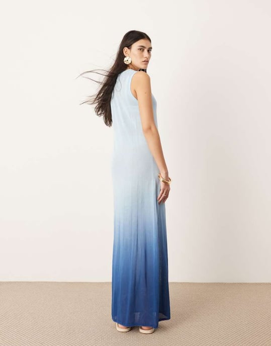 ASOS EDITION virkade genomskinliga ärmlösa maxiklänning i blå ombre - Image 4