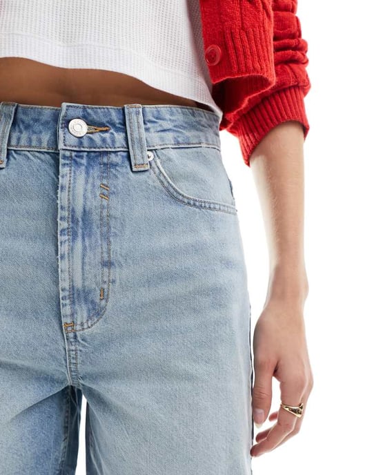 ASOS DESIGN Lång denim pappashorts i ljustvättad blå - Image 3