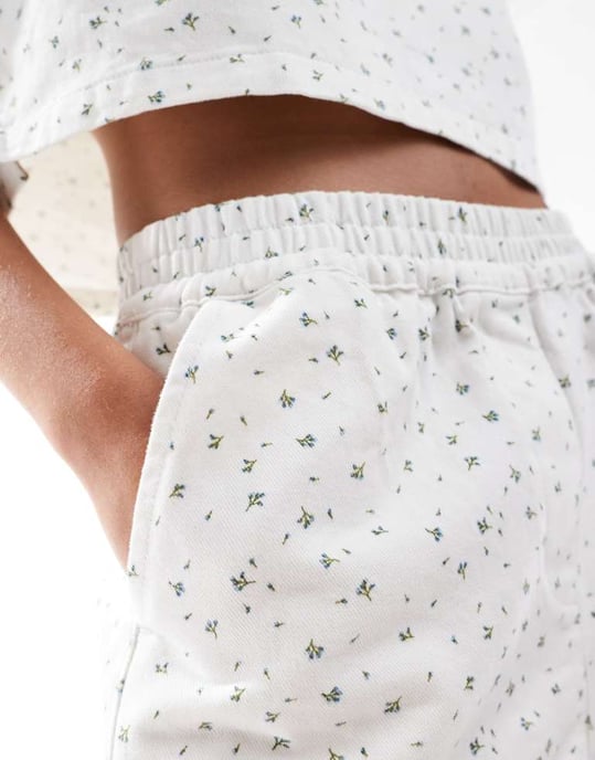 ASOS DESIGN denim boxershorts i ditsy-mönster - Image 4
