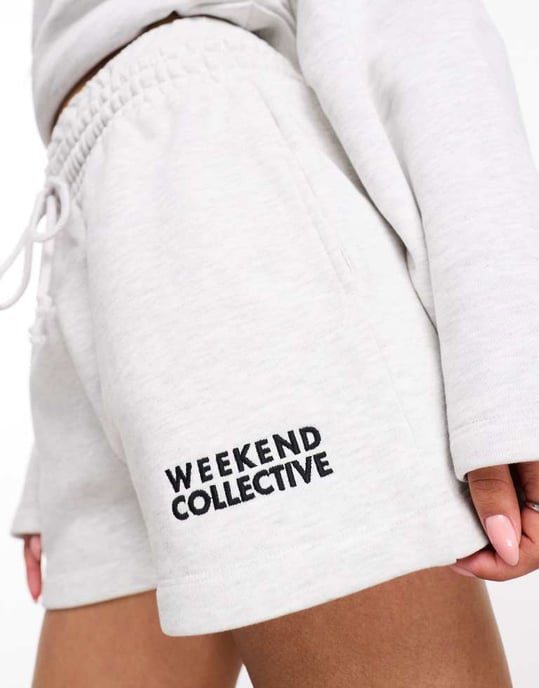 Weekend Collective fusk midjeband logotyp shorts i gråmelerad - Image 3