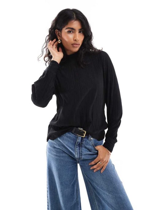 Vero Moda långärmad plisserad topp i svart - Image 1