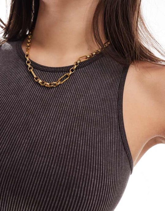 ENDAST sömlös ribbad crop top i tvättad svart - Image 2