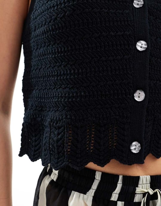 Abercrombie & Fitch virkad tanktop i svart - Image 4