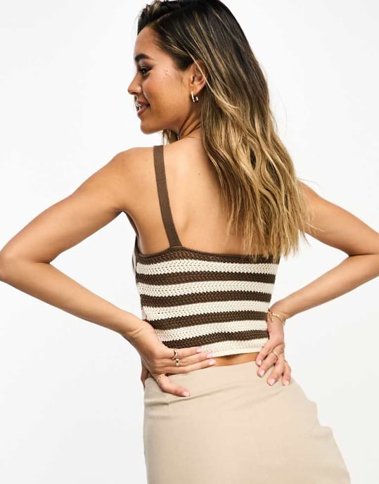 NA-KD virkad stickad topp i brunt och beige - Image 3
