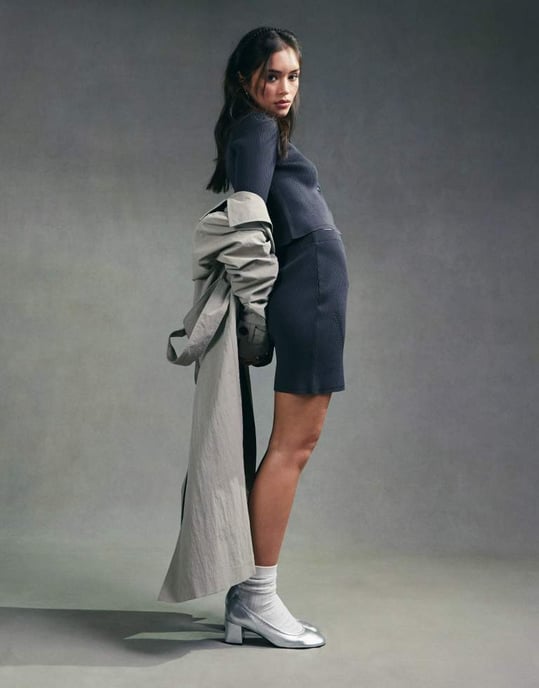 ASOS DESIGN stickad mini kjol i grått med passform - Image 4