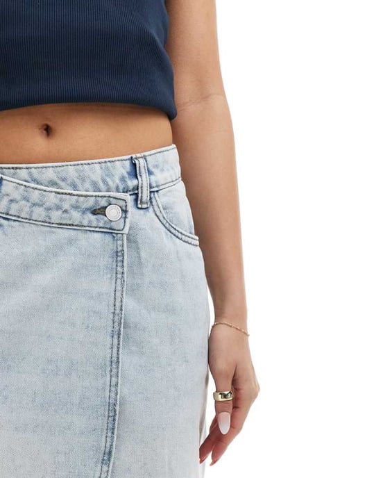 Vero Moda denim mini shorts i ljusblått - Image 4
