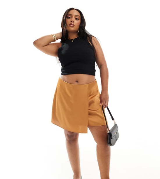 ASOS DESIGN Curve satin omlott minikjol i gyllene skymning - Image 1