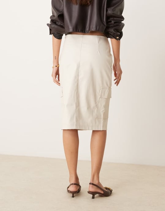 ASOS DESIGN läderlook fickkjol i krämfärg - Image 2