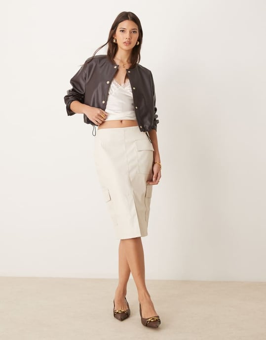 ASOS DESIGN läderlook fickkjol i krämfärg - Image 3