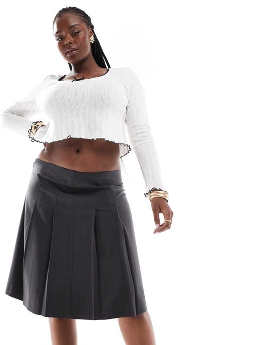 ASOS DESIGN Curve knälång skräddarsydd plisserad midikjol i grått - Image 4