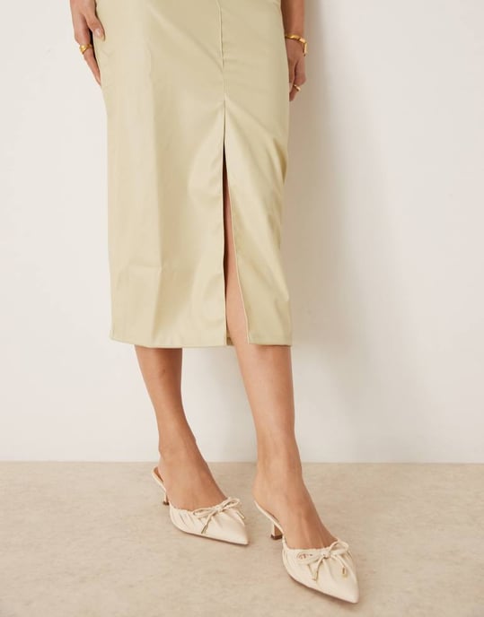 ASOS DESIGN läderlook midi blyertskjol i salvia - Image 3