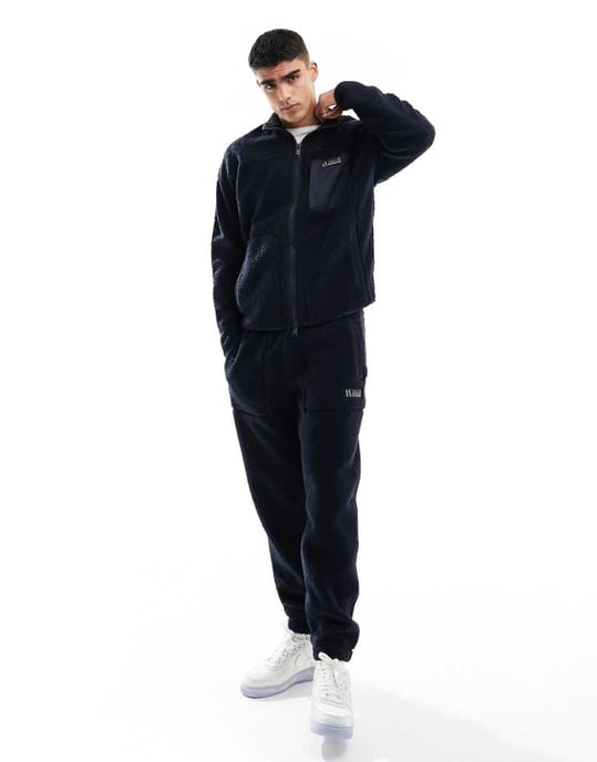 Armani Exchange borg joggers i marinblå - Image 1