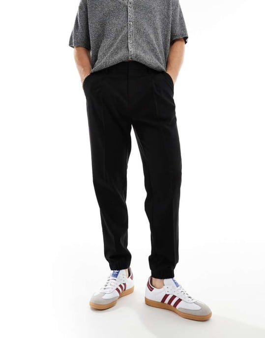 ASOS DESIGN justerade smartbyxor med joggercontent i svart - Image 1