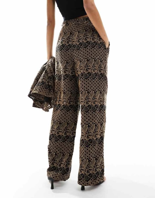 YAS broderade vida byxor set i svart och mörk beige - MULTI - Image 4