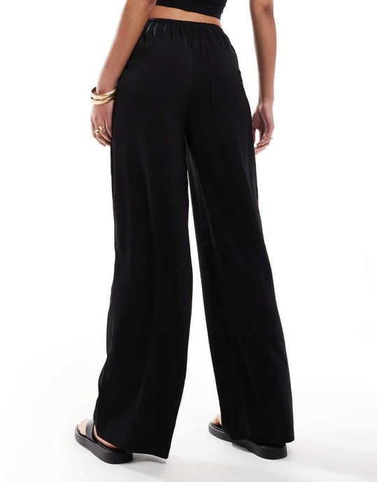 ASOS DESIGN Lång satinkjol i svart - Image 2