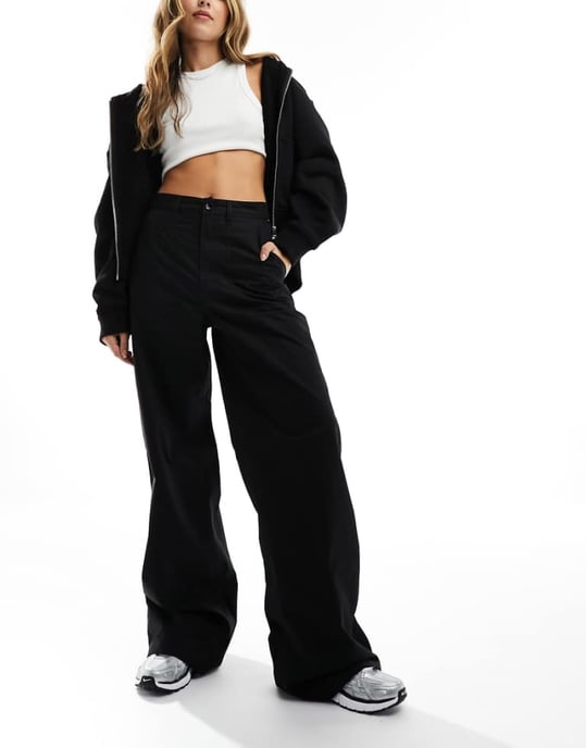 Tommy Jeans Claire hög midja bred cargobyxor i svart - Image 1