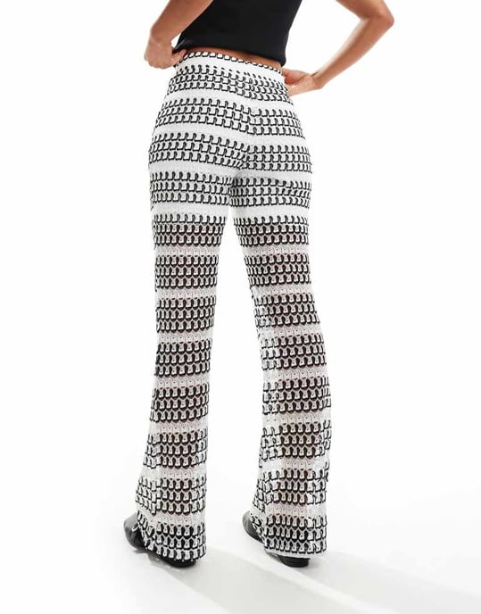 Pieces vidaffitande virkat stickade byxor i monostripor - Image 3