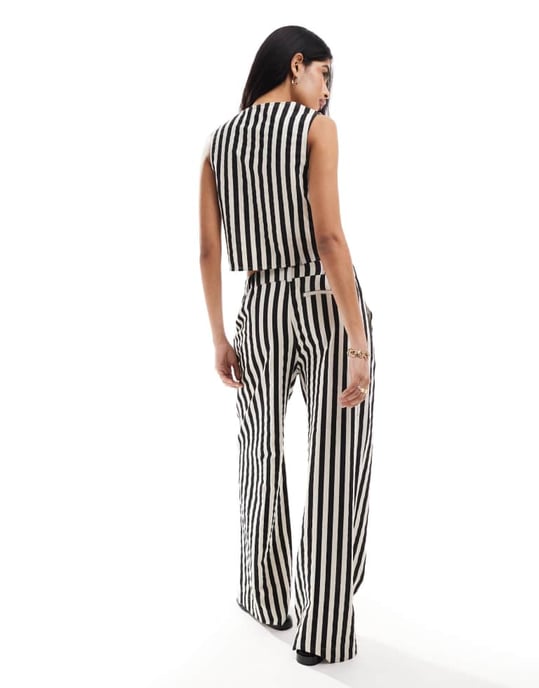 ASOS DESIGN avslappnade raka byxor med linnekooord i monostrip - Image 2