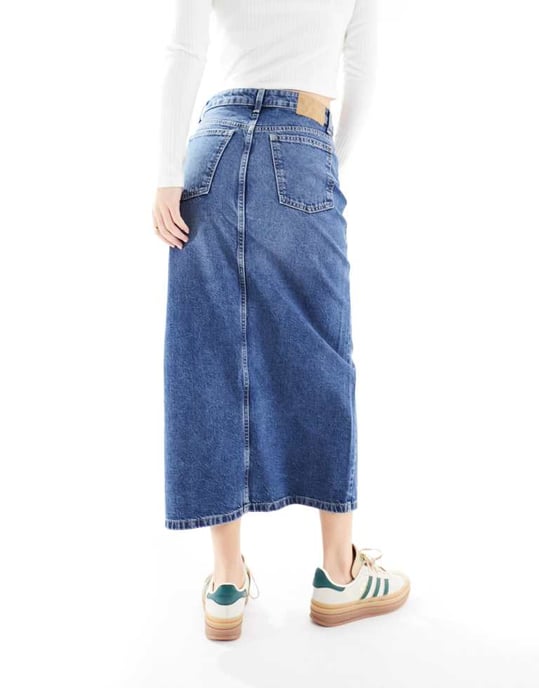Cotton On 90-tals split-front denim midi-kjol i blå tvätt - Image 2
