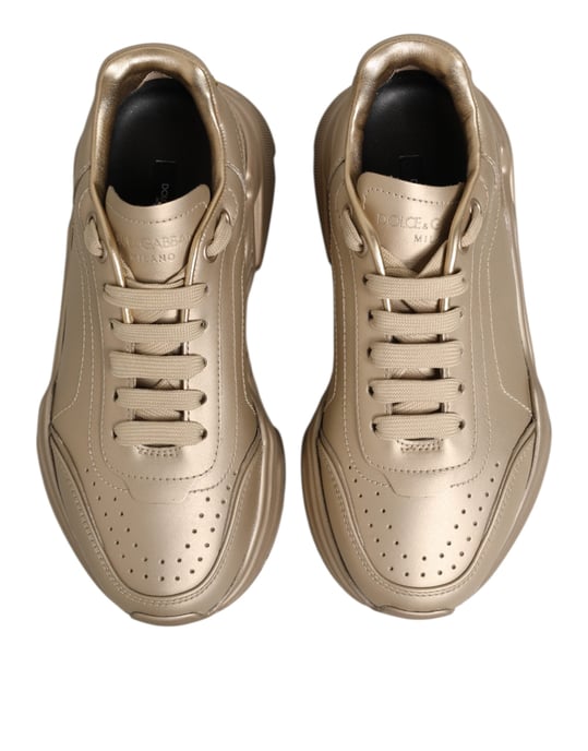 Zapatillas de mujer Daymaster en piel dorada de Dolce & Gabbana - Image 4