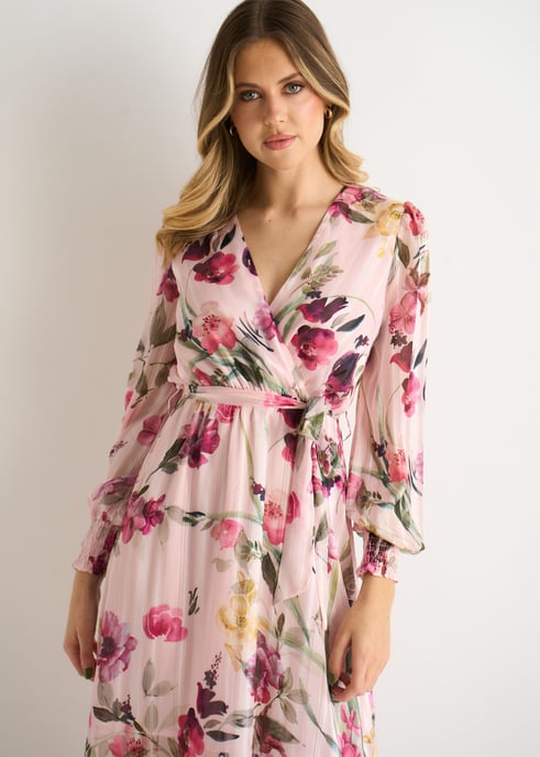 Vestido midi cruzado de gasa brillante con estampado floral rosa - Image 2