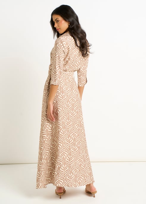Vestido largo con cinturón en color beige - Image 4