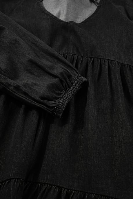 Vestido Mini de Chambray con Volantes en Capas y Manga Abullonada Negro - Image 3