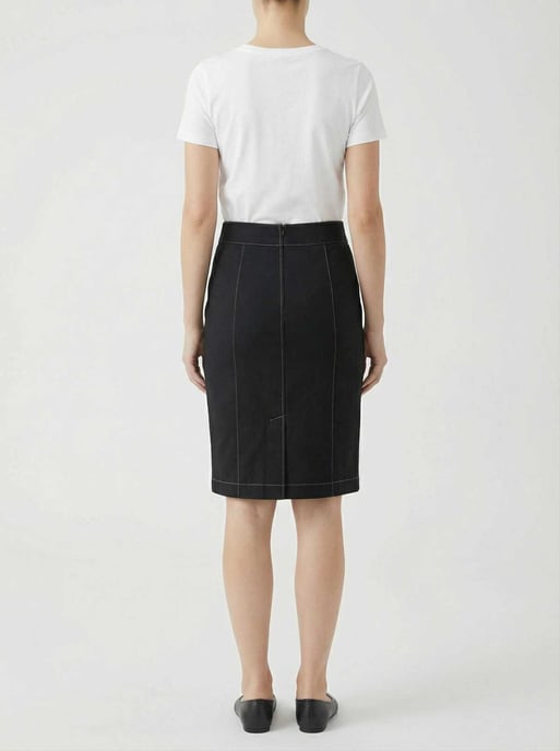 Falda lápiz negra clásica: atemporal, elegante y perfecta para la oficina. - Image 4