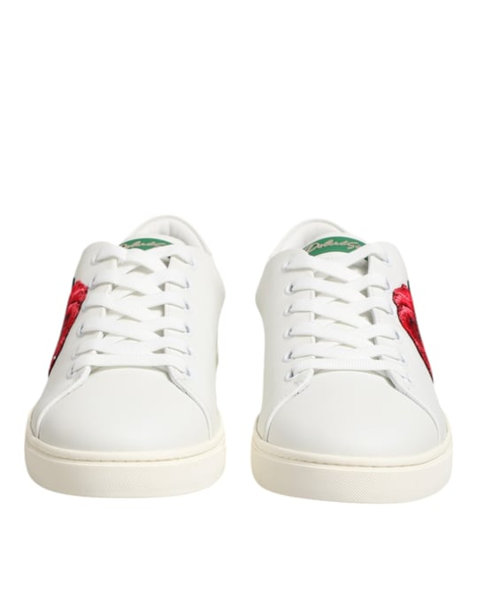 Zapatos de piel blanca con bordado de rosa de Dolce & Gabbana, modelo bajo. - Image 3