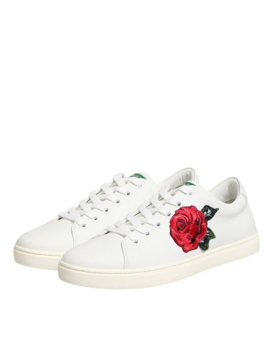 Zapatos de piel blanca con bordado de rosa de Dolce & Gabbana, modelo bajo. - Image 5