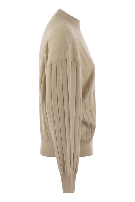 Suéter de cashmere con escote en V y collar - Image 3