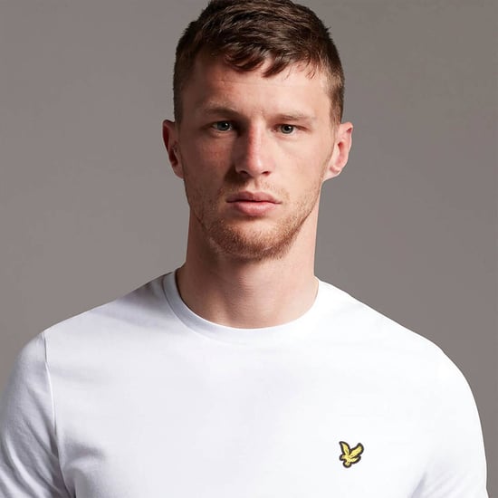 Camiseta blanca con logo en el pecho de Lyle & Scott - Image 4