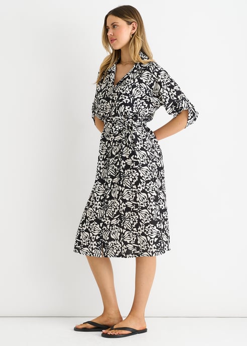 Vestido midi con cinturón y botones negros - Image 3