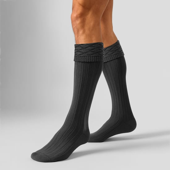 Calcetines de Lana Premium para Hombre con Patrón de Diamante hasta la Rodilla y Puño Dobrado - Image 3
