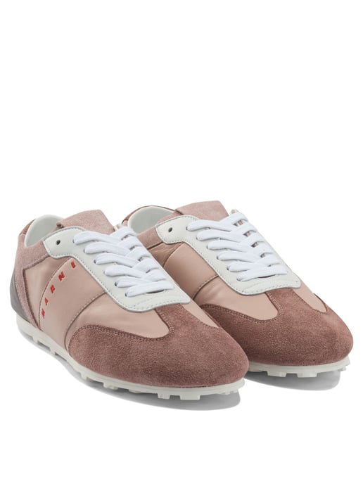 Zapatilla de cuero con logo - Image 2