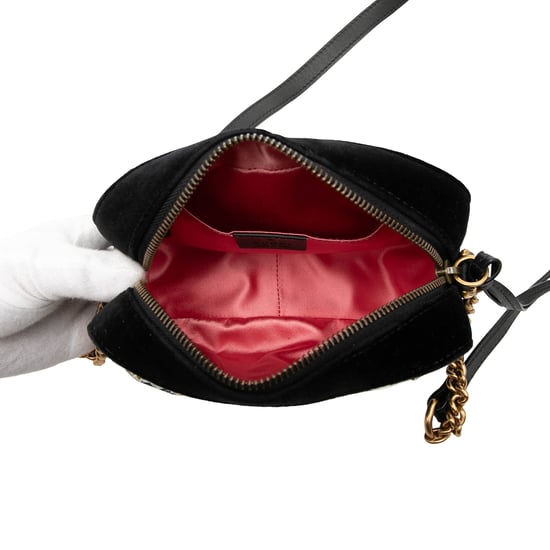 Bolso cruzado de terciopelo matelassé con cristales Mini Gg Marmont de segunda mano - Image 4