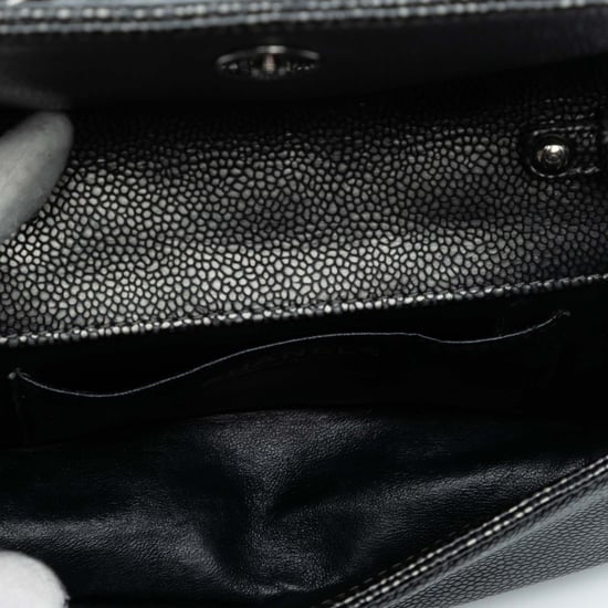 Bolso de mano de cadena entrelazada en caviar metálico Cc de segunda mano con strap - Image 4