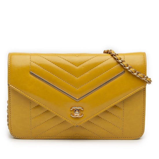 Bolso de hombro de piel de cordero laminado en chevron invertido pequeño de segunda mano - Image 1