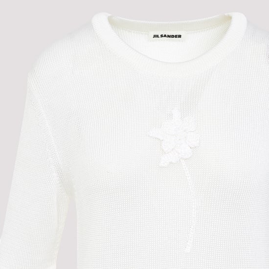 Camiseta de manga corta con flor de crochet - Image 3