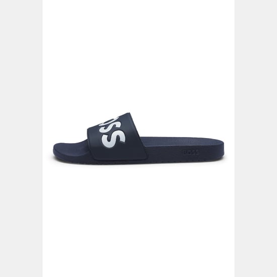 Sandalias para Hombre Boss Aryeh Made in Italy con Detalle de Gran Logo en Azul Oscuro - Image 2