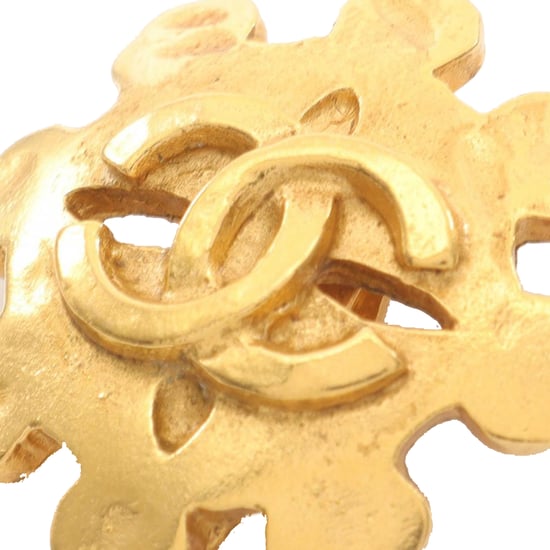 Pendientes de clip florales de CC chapados en oro de segunda mano - Image 3