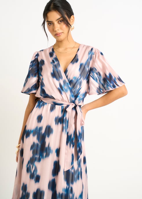 Vestido midi cruzado con estampado animal y efecto difuminado en color champán - Image 2