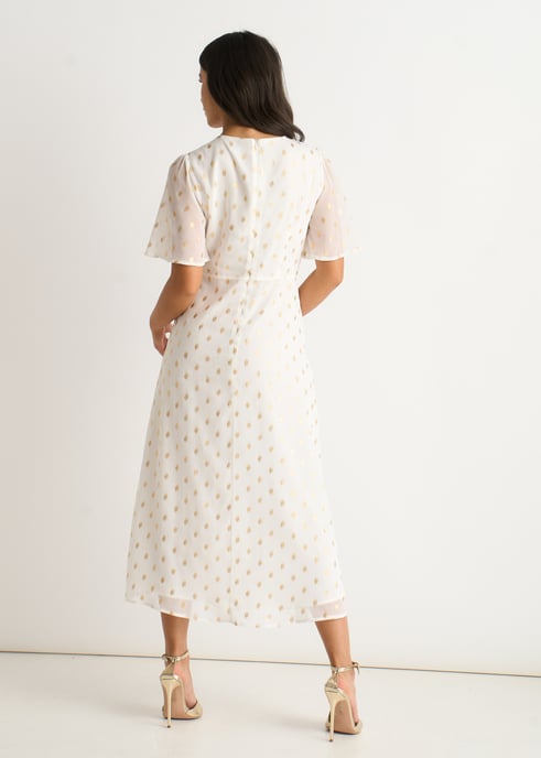 Vestido midi skater blanco con cuello en V y lámina metalizada - Image 4