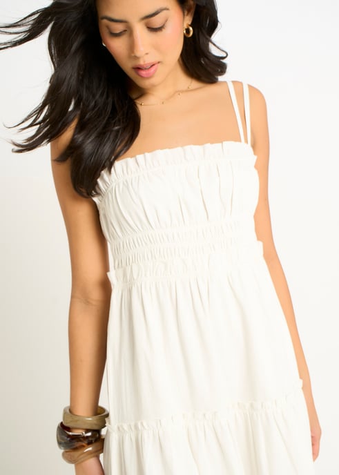 Vestido largo acampanado con tirantes fruncidos de algodón blanco - Image 2