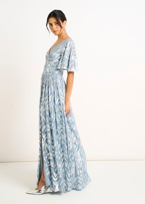 Vestido largo de manga corta con estampado metálico azul brillante - Image 3