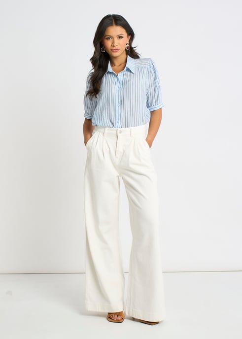 Camisa azul a rayas finas con mangas abullonadas y tacto suave - Image 1