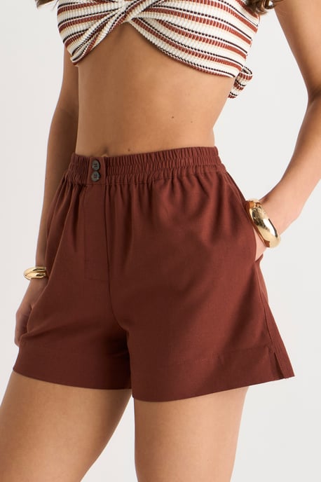 Pantalones cortos de cintura elástica con mezcla de lino y chocolate - Image 3