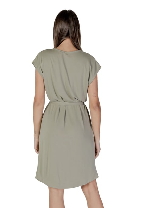 Vestido Mini de Cuello en V Casual de Manga Corta - Image 3