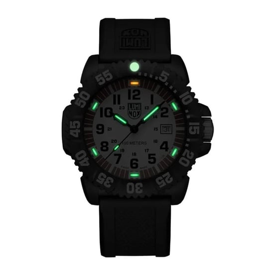 Reloj Deportivo de Resina Negra Luminox - Image 2