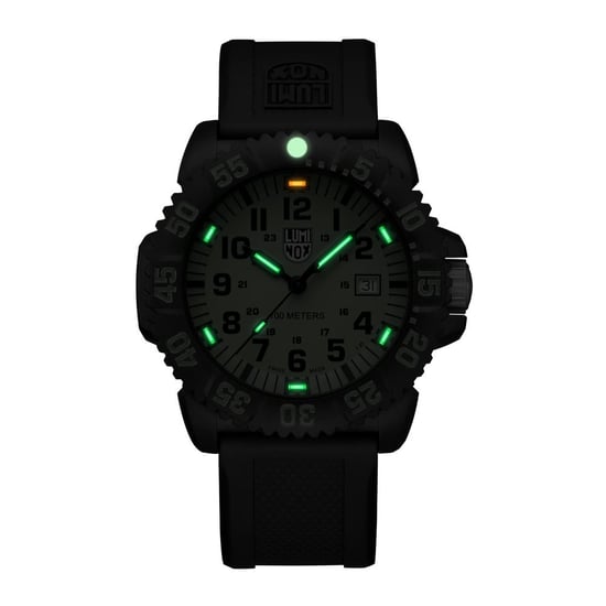 Reloj Deportivo de Resina Negra Luminox - Image 2